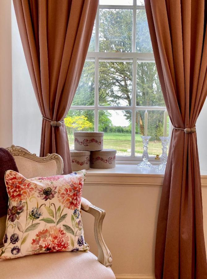 Private Room & Bathroom In Manor House Maybole Exterior photo