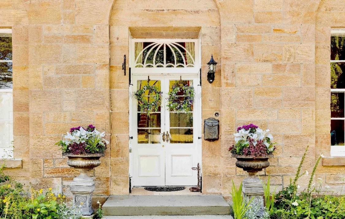 Private Room & Bathroom In Manor House Maybole Exterior photo